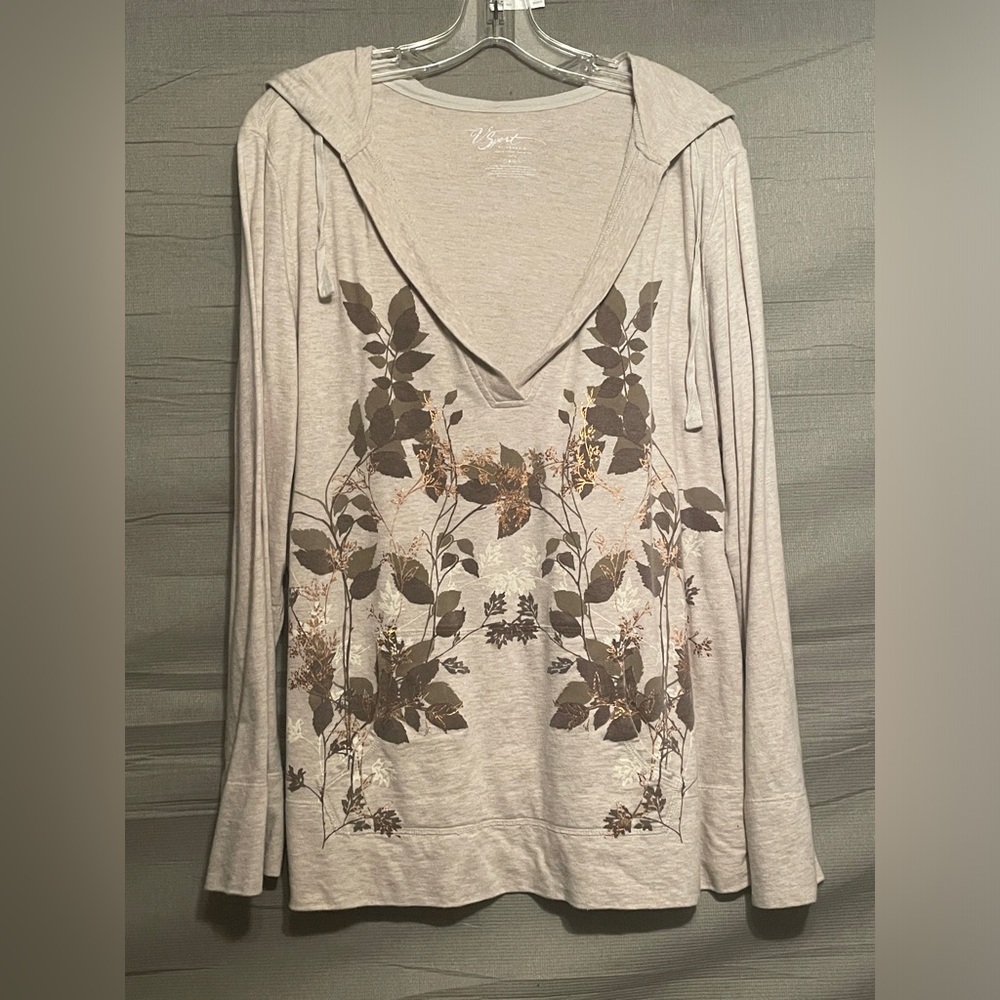 VSport Cream Leaf Print Sweater with Hood